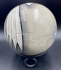 lot 394 image: Decorative Candle
