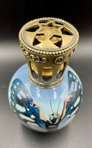 lot 301 image: Butterfly Themed Oil Candle