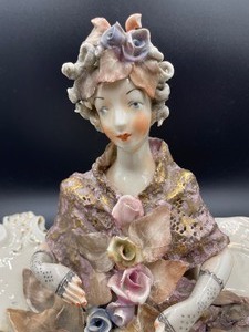 lot 318 image: Vintage Porcelain Decorative Dish
