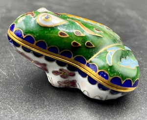 lot 323 image: Cloisonn Style Frog Trinket Box