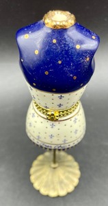 lot 347 image: Tres Chic Trinket Box