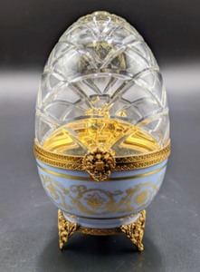 lot 2 image: Faberge Limoges Serie Limitee Crystal Egg with Race Horse and Jockey