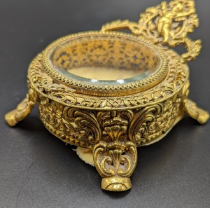 lot 8 image: Vintage Gold Tone Cherub Trinket Box