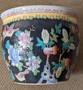 lot 24 image: Colorful Ceramics Chinese Planter