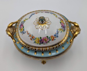 lot 26 image: Dresden Covered Porcelain Dish