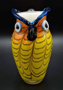lot 33 image: Vintage Exquisite Murano Glass Owl Pitcher