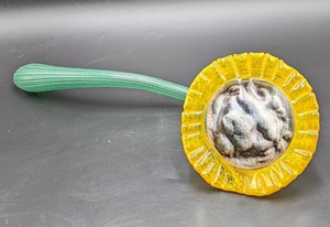 lot 388 image: Art Glass Sunflower