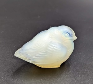 lot 192 image: Miniature Sabino Opalescent Glass Figurines
