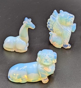 lot 194 image: Opalite Glass Figurines