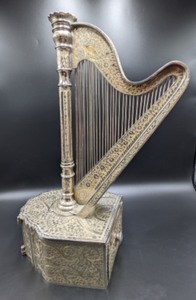 lot 197 image: Vintage Harp Music Box