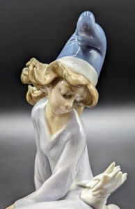 lot 360 image: Lladro Star Gazing Fairy