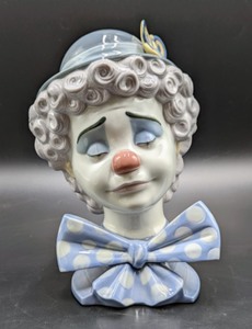 lot 362 image: Lladro Sad Clown
