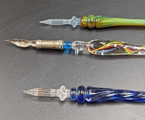 lot 379 image: Art Glass Dip Pens