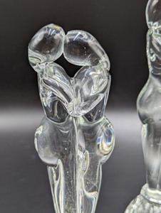lot 385 image: Art Glass Embracing Sculptures