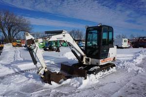 lot 1 image: 1998 Bobcat Model 331 Mini Tracked Excavator