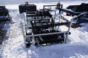 lot 18 image: Brand New JCT Attachments Universal Mount Bobcat Skid Loader Skid Steer Hydraulic Auger Attachment