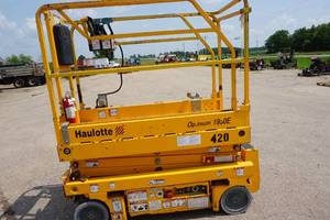lot 22 image: Haulotte Model Optimum 1930E Scissors Lift