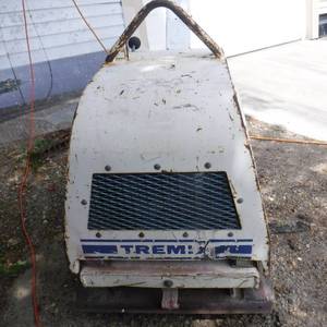 lot 12 image: 2000 Tremix Model MV440 Walk Behind Diesel Powered Plate Compactor
