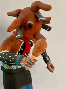lot 10 image: Hopi Kachina  Mud Head Doll by R. Duwyenie