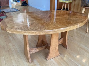 lot 14 image: Stunning Oval Dining Room or Kitchen Table