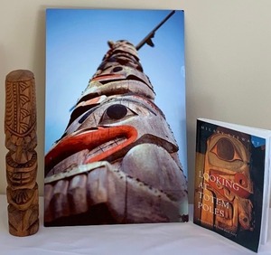 lot 19 image: Totem Pole Fun