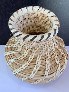 lot 21 image: Handcrafted Basket by Susie Antone of the Tohono O Odham Indians of Arizona