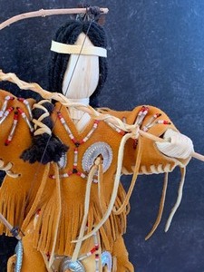 lot 47 image: Native American Figurine