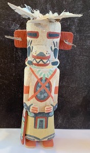 lot 48 image: Wooden Kachina Figurine and Two Native American Sand Art Tiles