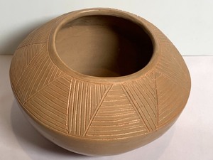 lot 61 image: Pottery Vessel