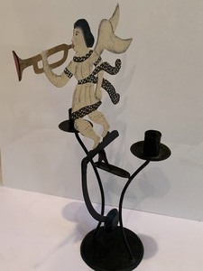 lot 190 image: Whimsical Metal Decorative Angel Moving Candle