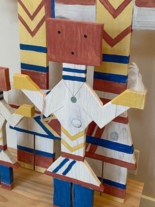 lot 163 image: Beautiful and Fun Painted Southwestern Native American Wood Sculputure