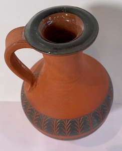 lot 102 image: Vintage Southwest Design Pottery Vase
