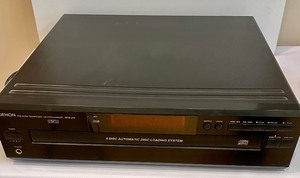 lot 105 image: Denon PCM Technology  CD Auto Changer