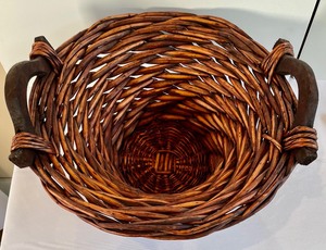 lot 119 image: Brilliant Basket