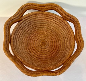 lot 118 image: Wonderful Woven Basket