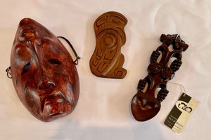 lot 129 image: Variety of Ethnic Home Decor Items