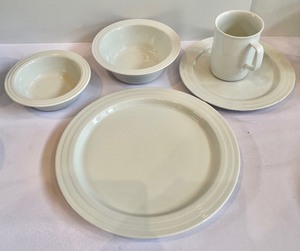 lot 138 image: Thomas (Germany) Dishware