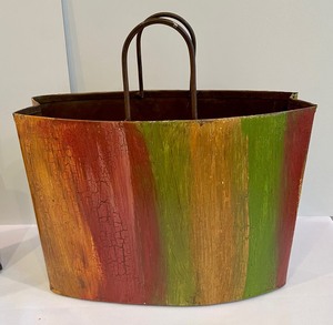 lot 217 image: Fun Metal Decor