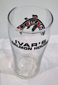 lot 225 image: 8 Ivars Salmon House Glasses