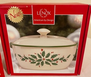 lot 299 image: Lenox Holiday Dishware