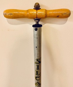 lot 262 image: Vintage Silca Air Pump