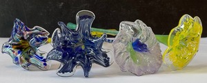 lot 35 image: Four Art Glass Flowers