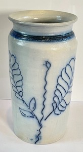 lot 154 image: Beautiful Blue Pottery Grouping