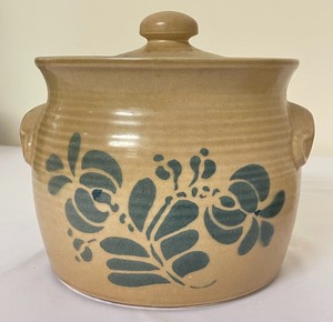 lot 321 image: 3 Qt Pfaltzgraff Soup Tureen with Ladle and Under Plate