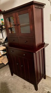 lot 392 image: Classic Display Hutch