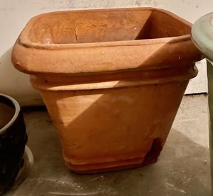 lot 391 image: 5 Pretty Planters