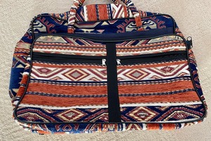 lot 364 image: Terrific Tote