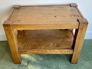 lot 375 image: Excellent Vintage End Table