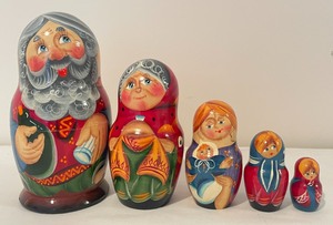 lot 441 image: Family Nesting Doll