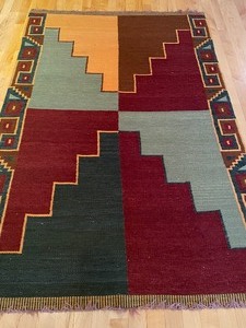 lot 78 image: Beautiful Vintage Peruvian Rug